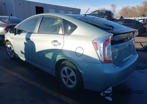 2013 Toyota Prius Three из США, поврежденный, VIN JTDKN3DU5D5638147
